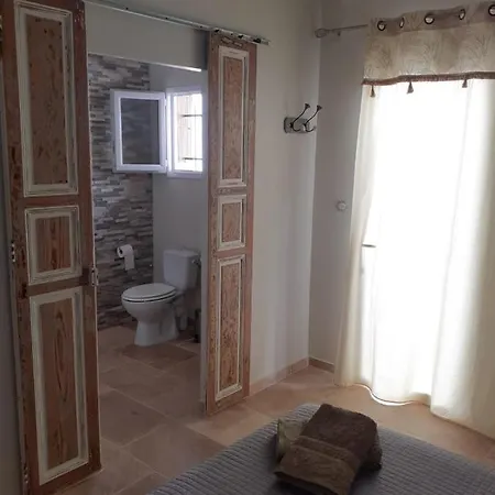 Les Olivades Panzió 3*