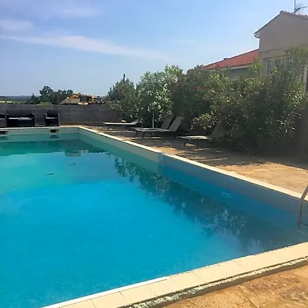 Les Olivades Panzió 3*